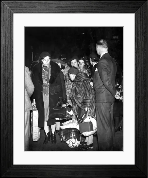 Framed Print : German women who where intern on the Isle of Man seen here retuning to Germany Framed Print : German women who where intern on the Isle of Man seen here retuning to Germany