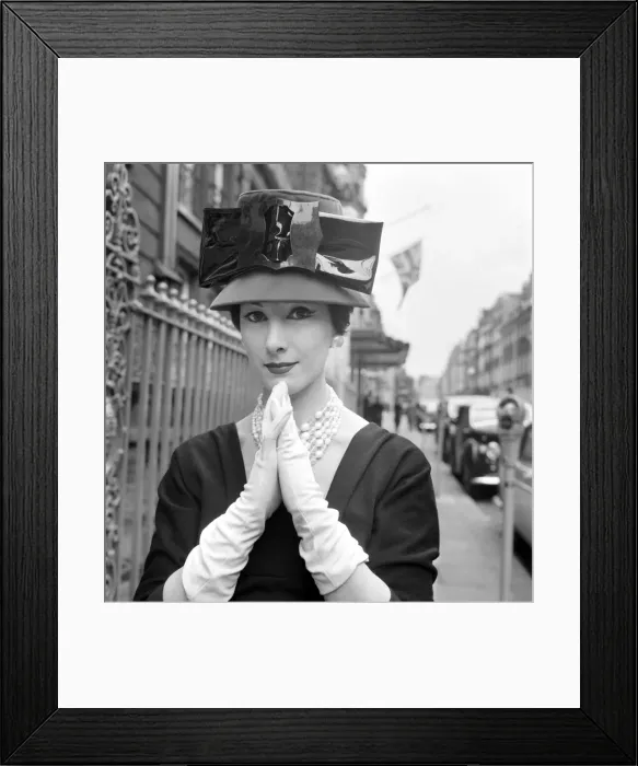 Framed Print : 1960s Hat Fashions. June 1960 M4406-006