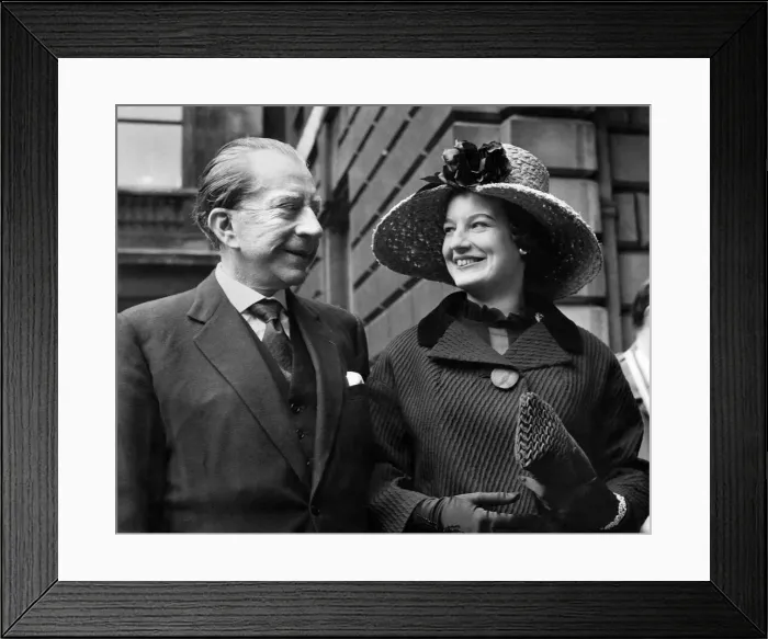 Framed Print : Paul Getty and Miss Robina Lund. May 1962 P011170 Framed Print : Paul Getty and Miss Robina Lund. May 1962 P011170