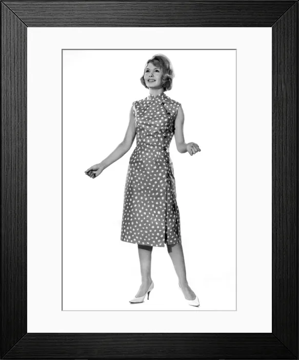 Framed Print : Reveille fashions 1962: Elizabeth Duke summer dress. August 1962 P011087