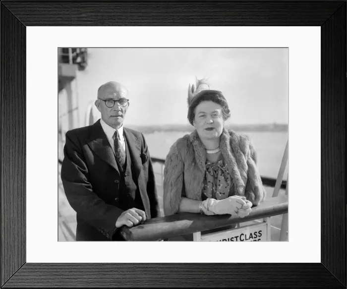Framed Print : Novelist Kathleen Lindsay and Mr. Percy Jeffreys photographed on board the Castle Line Framed Print : Novelist Kathleen Lindsay and Mr. Percy Jeffreys photographed on board the Castle Line