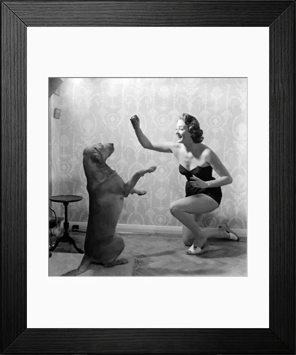 Framed Print : Actress Elspeth Gray seen here with her dog in between filming Framed Print : Actress Elspeth Gray seen here with her dog in between filming