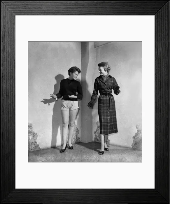 Framed Print : One of the highest paid Mannequins in the North of England is 25 years old Daphne Britton Framed Print : One of the highest paid Mannequins in the North of England is 25 years old Daphne Britton
