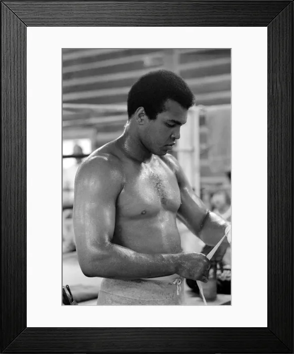 Framed Print : Muhammad Ali (Cassius Clay) training at his Pennsylvanian mountain retreat for his fight Framed Print : Muhammad Ali (Cassius Clay) training at his Pennsylvanian mountain retreat for his fight