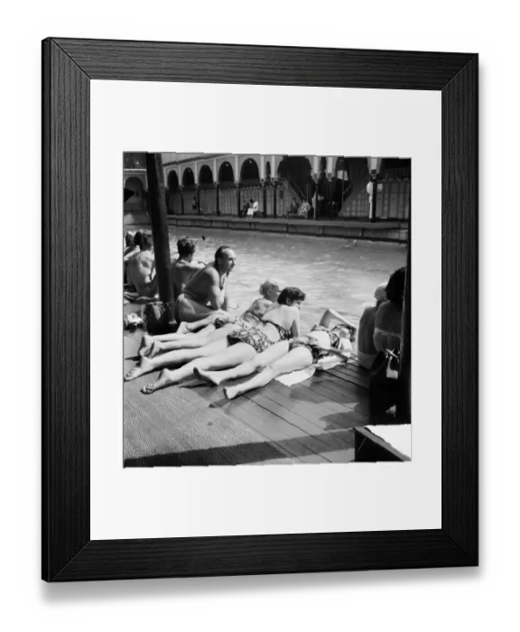 Framed Print : Parisians cool off at The Pont Royal on the banks of the River Seine Framed Print : Parisians cool off at The Pont Royal on the banks of the River Seine