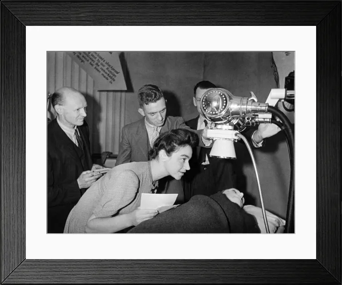 Framed Print : Workers from a Sunderland flying boat factory contributed £ Framed Print : Workers from a Sunderland flying boat factory contributed £