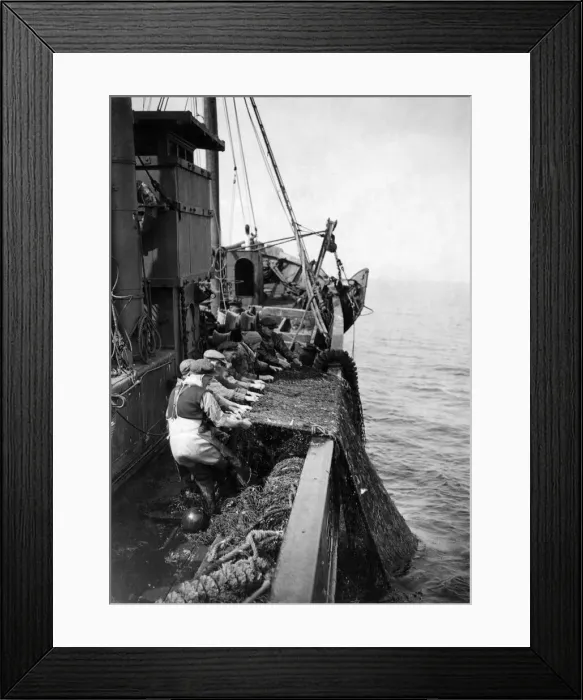 Framed Print : North East Coast Trawlermen heave up the nets after 5 hrs Framed Print : North East Coast Trawlermen heave up the nets after 5 hrs