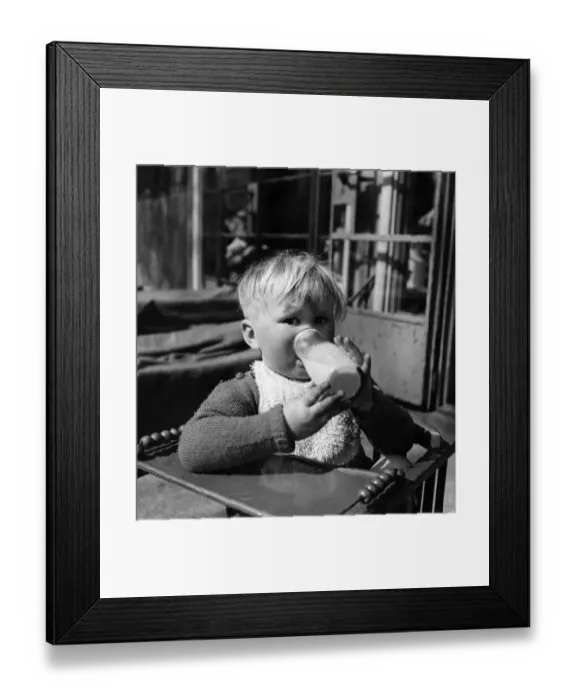 Framed Print : Englands Woodland Play School. Fifty children, aged from 2 to 5 years of age