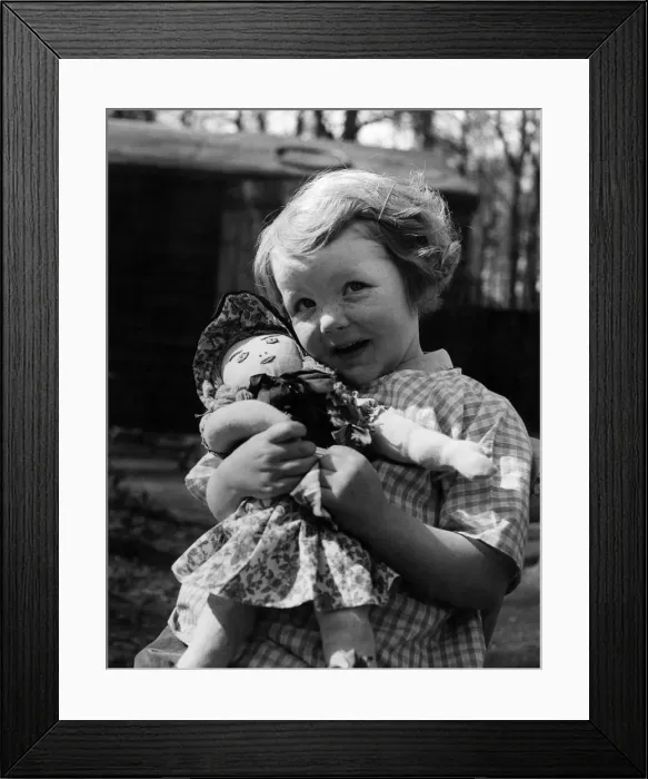 Framed Print : Englands Woodland Play School. Fifty children, aged from 2 to 5 years of age