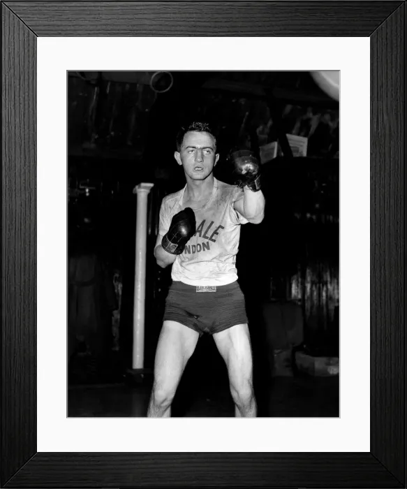 Framed Print : Boxer Johnny Caldwell, training for a fight Circa 1960 P011985