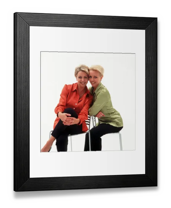 Framed Print : Leslie Ash actress with sister Debbie Ash Framed Print : Leslie Ash actress with sister Debbie Ash