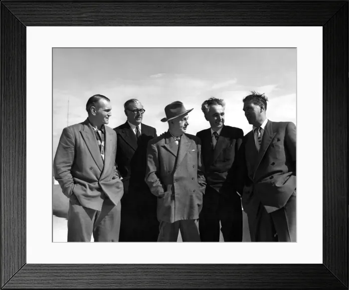 Framed Print : Group of Boxing celebrities meet at Randys Bar in Llandudno, North Wales Framed Print : Group of Boxing celebrities meet at Randys Bar in Llandudno, North Wales