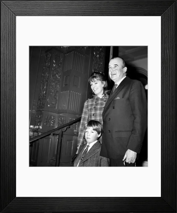 Framed Print : In the dark of an early morning at Caxton Hall, the Marquess of Lansdowne (57 Framed Print : In the dark of an early morning at Caxton Hall, the Marquess of Lansdowne (57