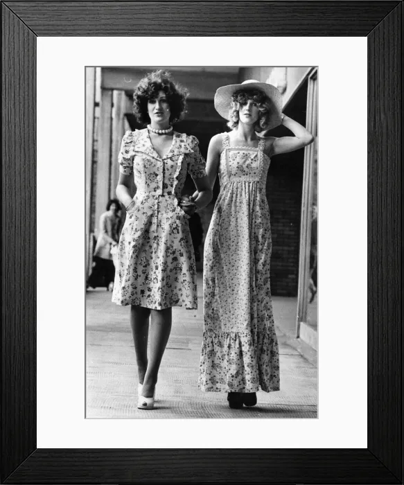 Framed Print : Models Maureen and Carol in dflowery summer dresses Framed Print : Models Maureen and Carol in dflowery summer dresses