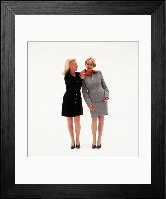 Framed Print : Leslie Ash actress with sister Debbie Ash