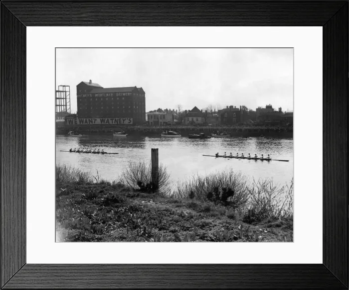 Framed Print : Cambridge win Varsity Boat Race. General view showing the finishing of the boat race