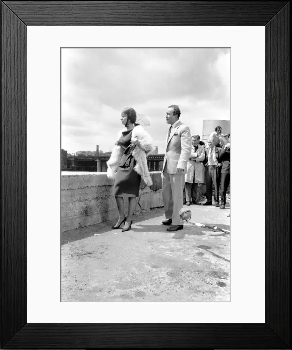 Framed Print : Sophia Loren filming The Millionairess'at London Bridge. June 1960 M4468-011 Framed Print : Sophia Loren filming The Millionairess'at London Bridge. June 1960 M4468-011