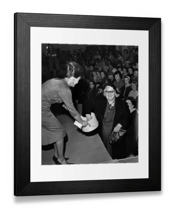 Framed Print : Mrs. Annie Pepperday, a miners wife of Selston, Notts