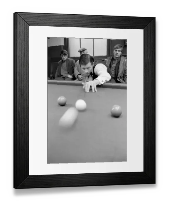 Framed Print : Alex Higgins at the table in a local club. November 1969 Z10851-002