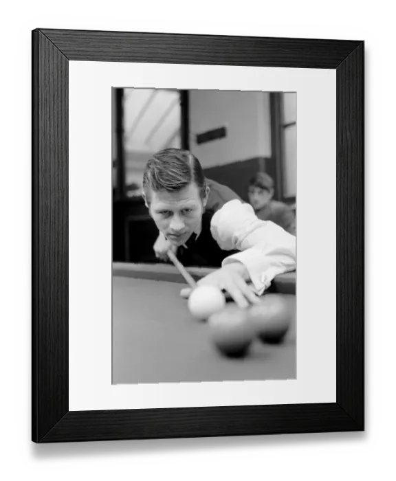 Framed Print : Alex Higgins at the table in a local club. November 1969 Z10851-005 Framed Print : Alex Higgins at the table in a local club. November 1969 Z10851-005