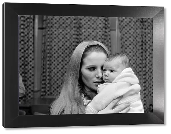 A woman with her baby girl. November 1969 Z10895