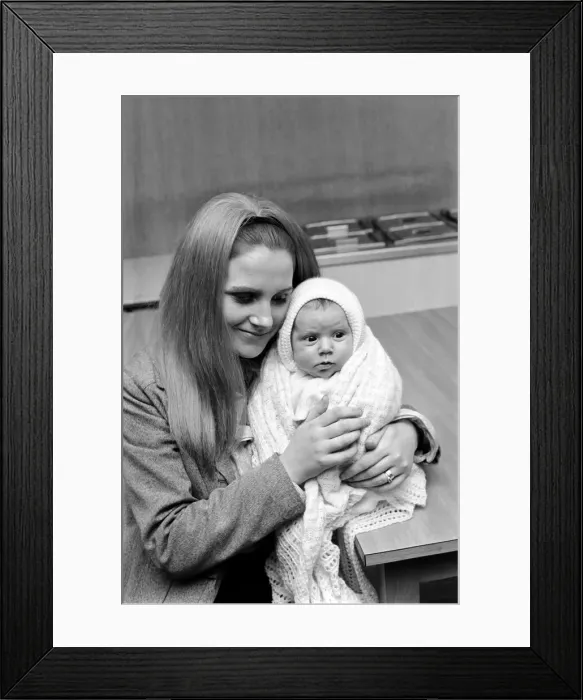 Framed Print : A woman with her baby girl. November 1969 Z10895-004 Framed Print : A woman with her baby girl. November 1969 Z10895-004