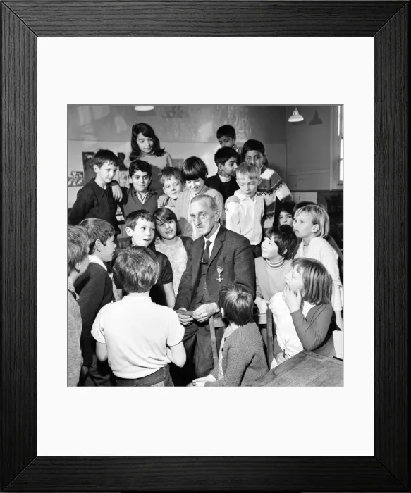 Framed Print : 83 year old Percy Dunlop who has just been awarded the MBE