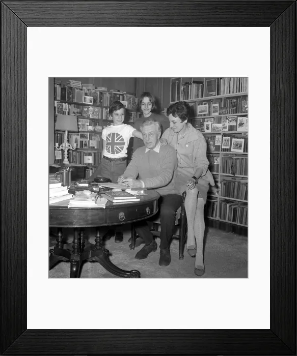 Framed Print : Mr Cecil Day-Lewis is named as the Poet Laureate. OPS him at his home with his wife Framed Print : Mr Cecil Day-Lewis is named as the Poet Laureate. OPS him at his home with his wife