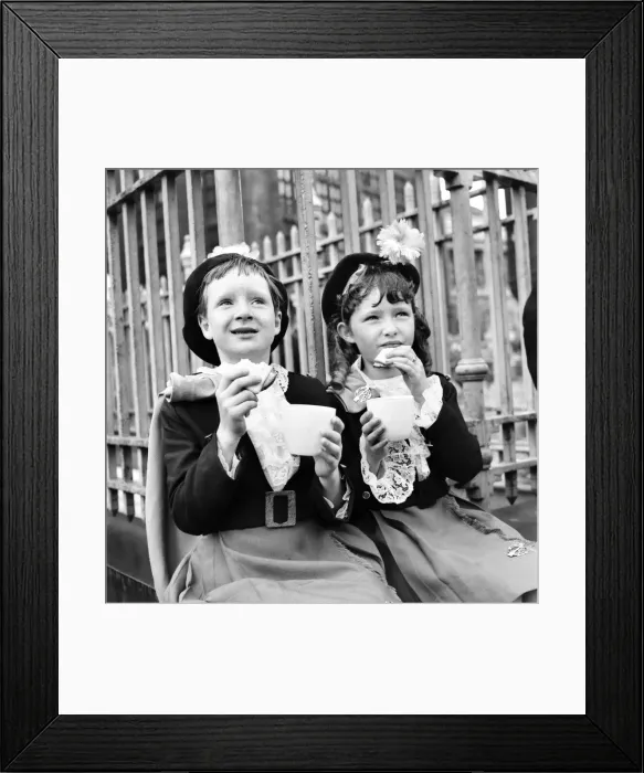 Framed Print : Manchester Whit Walks. Children / Crowds / Celebrations. June 1960 M4479-013 Framed Print : Manchester Whit Walks. Children / Crowds / Celebrations. June 1960 M4479-013