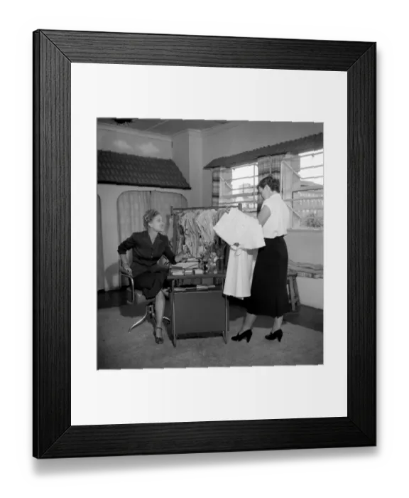 Framed Print : Women of the ex-pat community attending a fashion show in Nairobi, Kenya Framed Print : Women of the ex-pat community attending a fashion show in Nairobi, Kenya