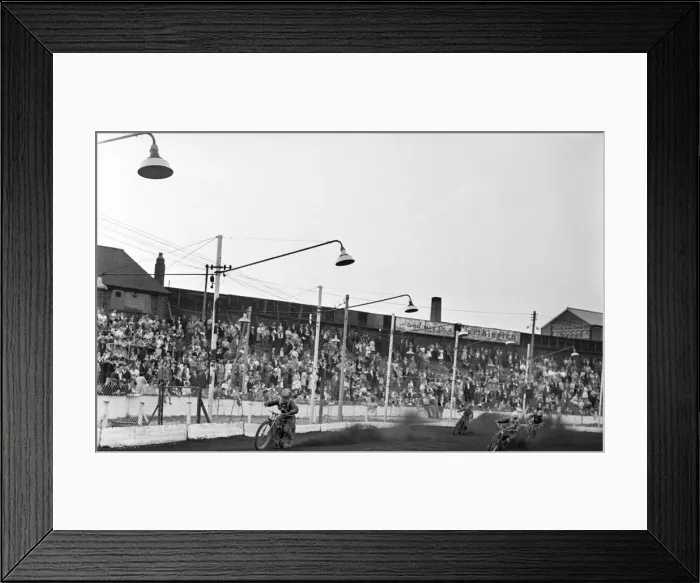 Framed Print : Speedway at stoke, motorsport. June 1960 M4380-004 Framed Print : Speedway at stoke, motorsport. June 1960 M4380-004