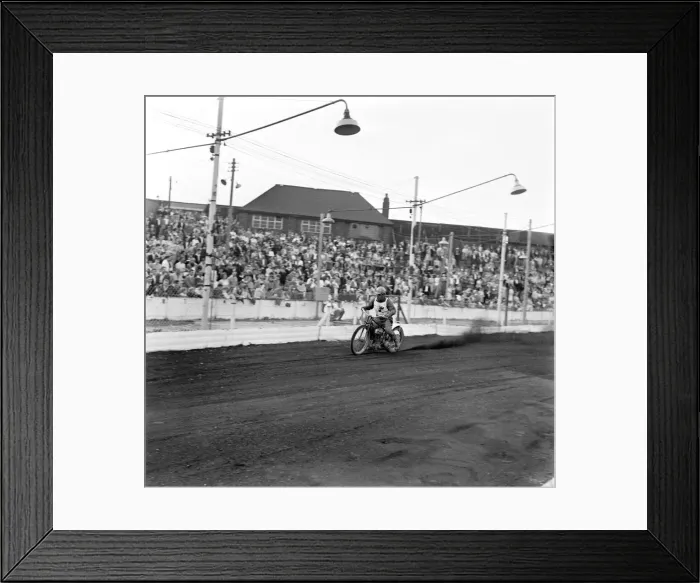 Framed Print : Speedway at stoke, motorsport. June 1960 M4380-007 Framed Print : Speedway at stoke, motorsport. June 1960 M4380-007