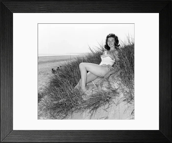Framed Print : Glamour girls Marion and Jean Collins on the beach. June 1960 M4323-002 Framed Print : Glamour girls Marion and Jean Collins on the beach. June 1960 M4323-002