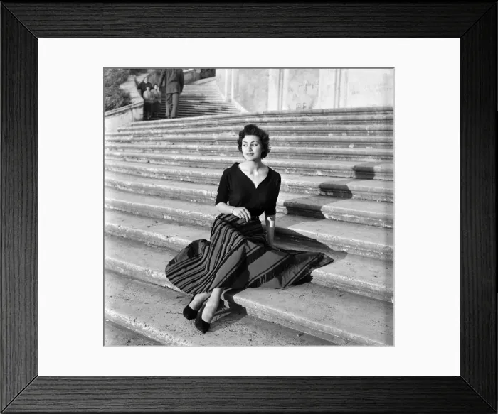 Framed Print : Italy: Fashion. Simonetta Di Cesario, drapes material round model