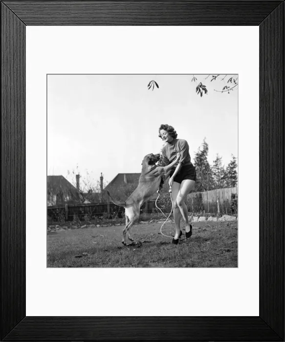 Framed Print : Elspeth Gray actress. The one snag with being an open air girl Framed Print : Elspeth Gray actress. The one snag with being an open air girl