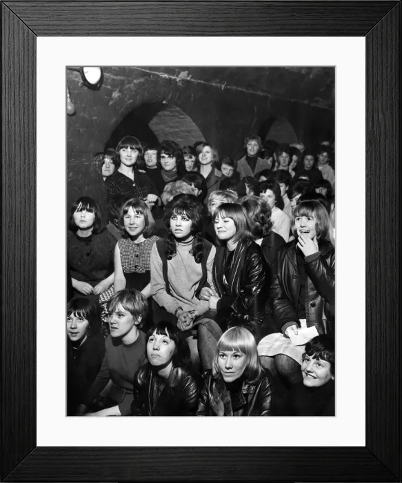 Framed Print : Youth Culture: Music. A lunchtime audience at the Cavern. December 1963 P013263 Framed Print : Youth Culture: Music. A lunchtime audience at the Cavern. December 1963 P013263