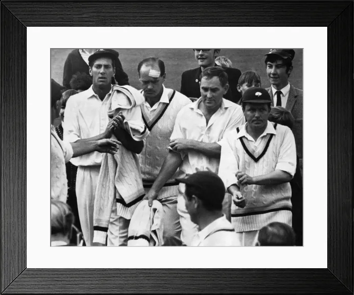 Framed Print : Brian Close walks in with Ray Illingworth (rolling shirt sleeve Framed Print : Brian Close walks in with Ray Illingworth (rolling shirt sleeve