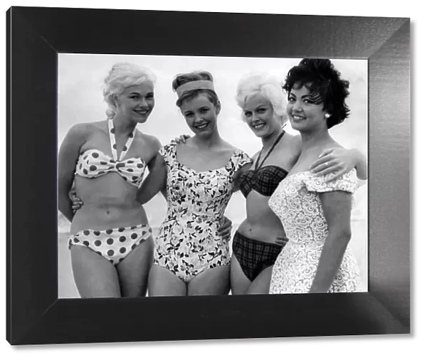 Clothing: Fashion: Beachwear. August 1960 P013219