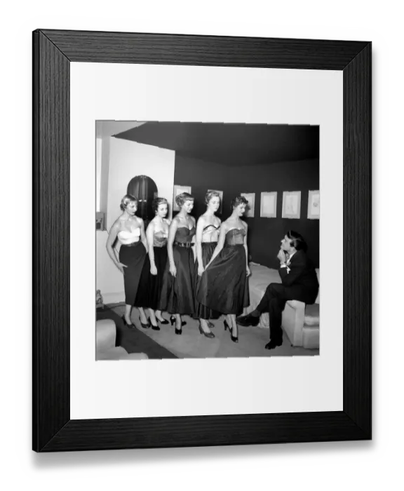 Framed Print : Woman: Beauty: Hairdresser: The hairdresser, Mr. Raymond