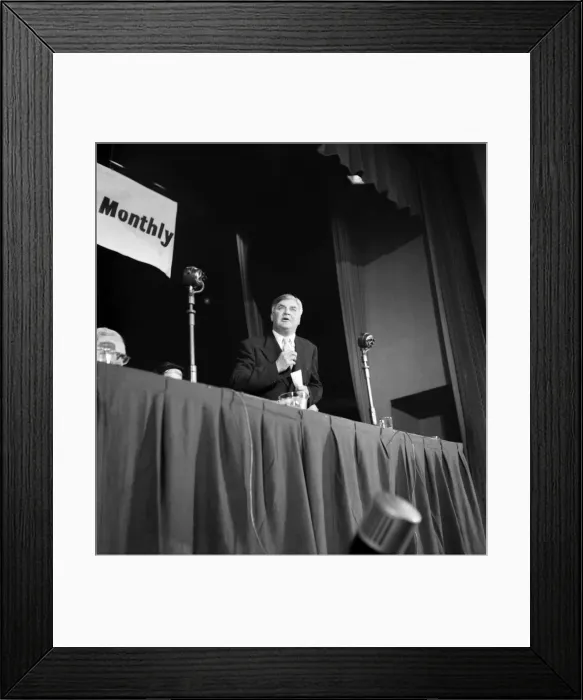 Framed Print : Labour Party Conference 1953: Nye Bevan addressing meeting. September 1953 D5844-007