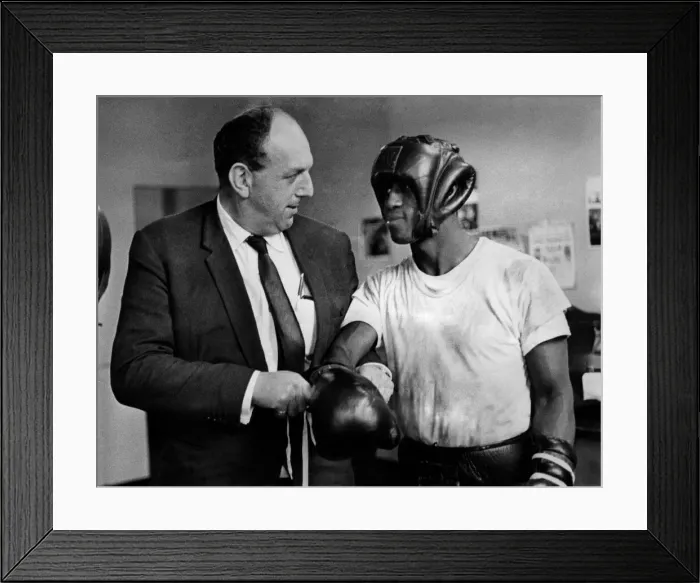 Framed Print : Lennox Beckles, Guyana champion, in Manchester getting ready for his fight for Johnny Framed Print : Lennox Beckles, Guyana champion, in Manchester getting ready for his fight for Johnny