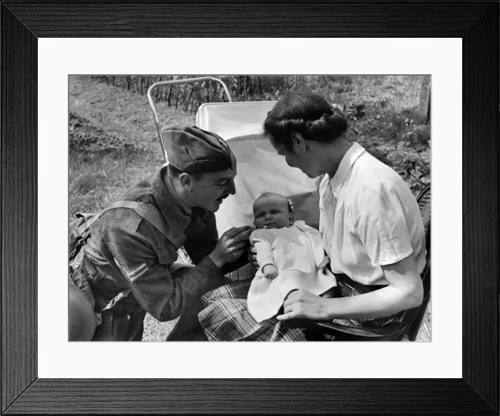 Framed Print : World War II: P. O. W. S. Capt. Hope R. A. M. C who for months was a prisoner in Italy