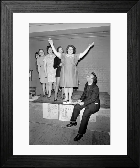 Framed Print : The start of a Sponsored Slim was the idea of Mrs. Ella Gahan, 17stone