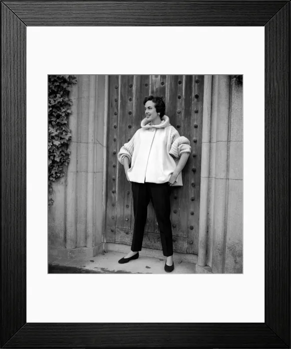 Framed Print : Marla Scarafia modelling knitwear at Sybil Connally. July 1953 D3752