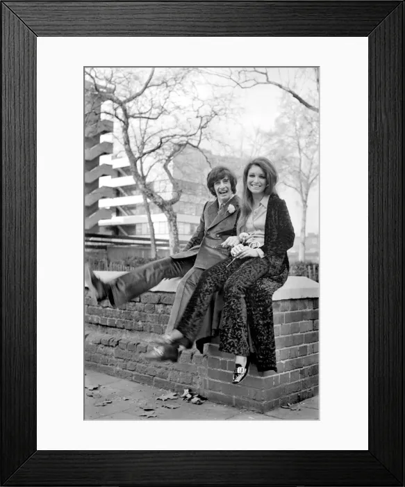 Framed Print : Fashion model Linda Frewin, 23, married Mr. Pino Minneli
