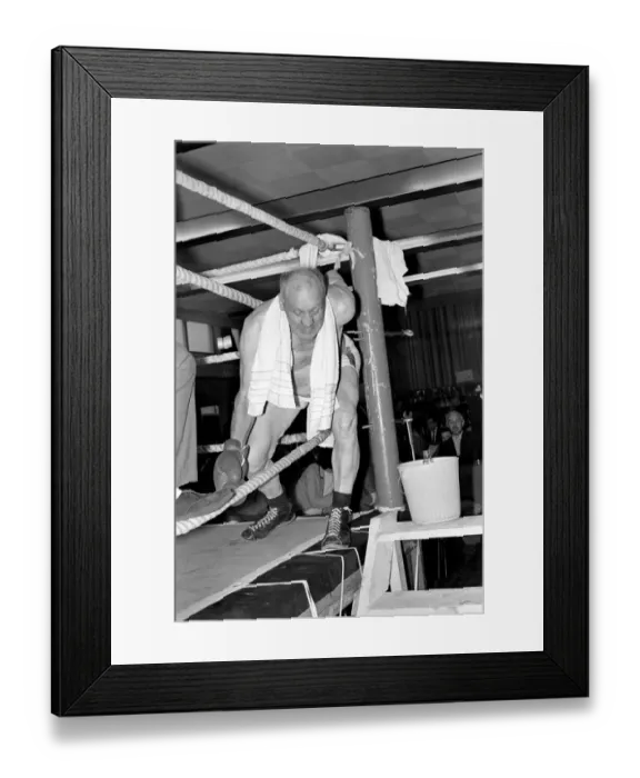 Framed Print : 73 years old, and still boxing, Fred Oldham, a Shirley, Birmingham, pig farmer