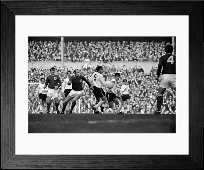 Framed Print : Derby v. Nottingham Forest. Hennessey O Hare and Carlin keep an eye on the ball Framed Print : Derby v. Nottingham Forest. Hennessey O Hare and Carlin keep an eye on the ball