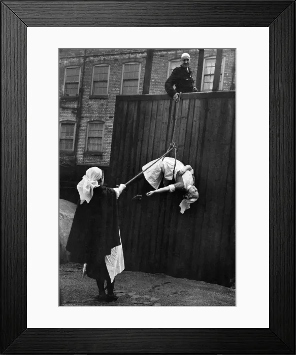 Framed Print : Nurses of the Westminster Hospital are learning rescue work under the direction of Mr. E Framed Print : Nurses of the Westminster Hospital are learning rescue work under the direction of Mr. E