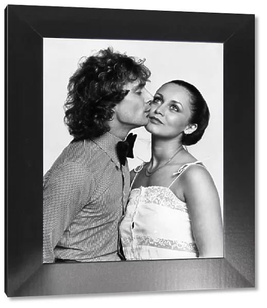 Kissing. November 1977 P010014