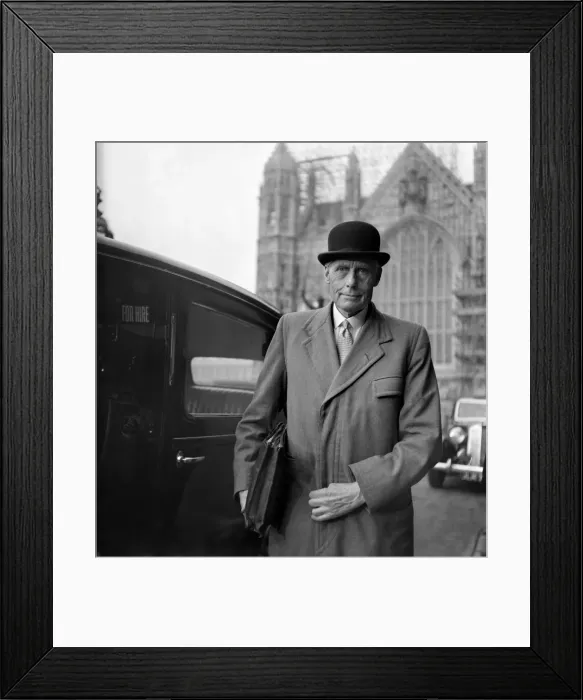 Framed Print : Lords debate on Commercial Television: Earl of Warwick. November 1953 D7065-001